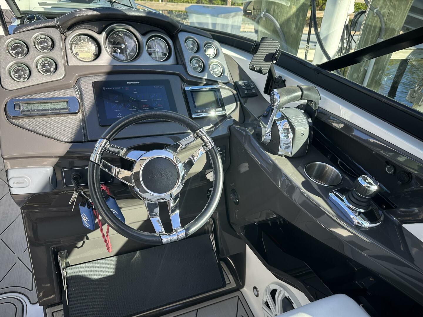 Slide: The Image of Monterey 328SS 2015 - 4881314