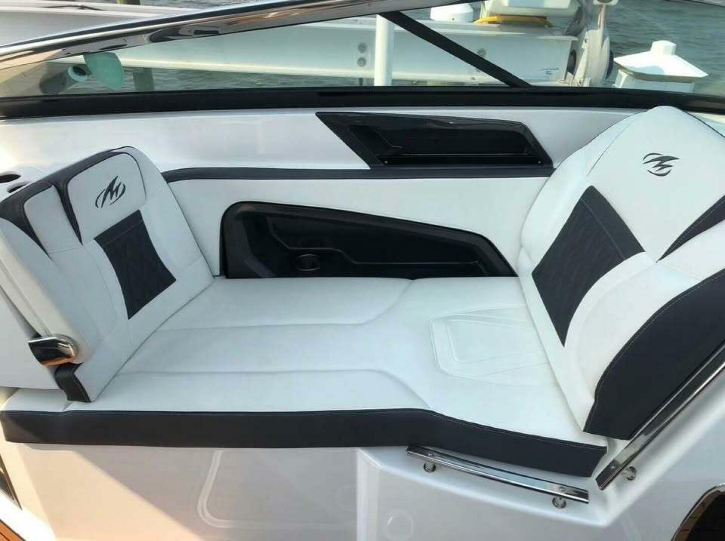 Slide: The Image of Monterey 328 Super Sport 2018 - 5096320