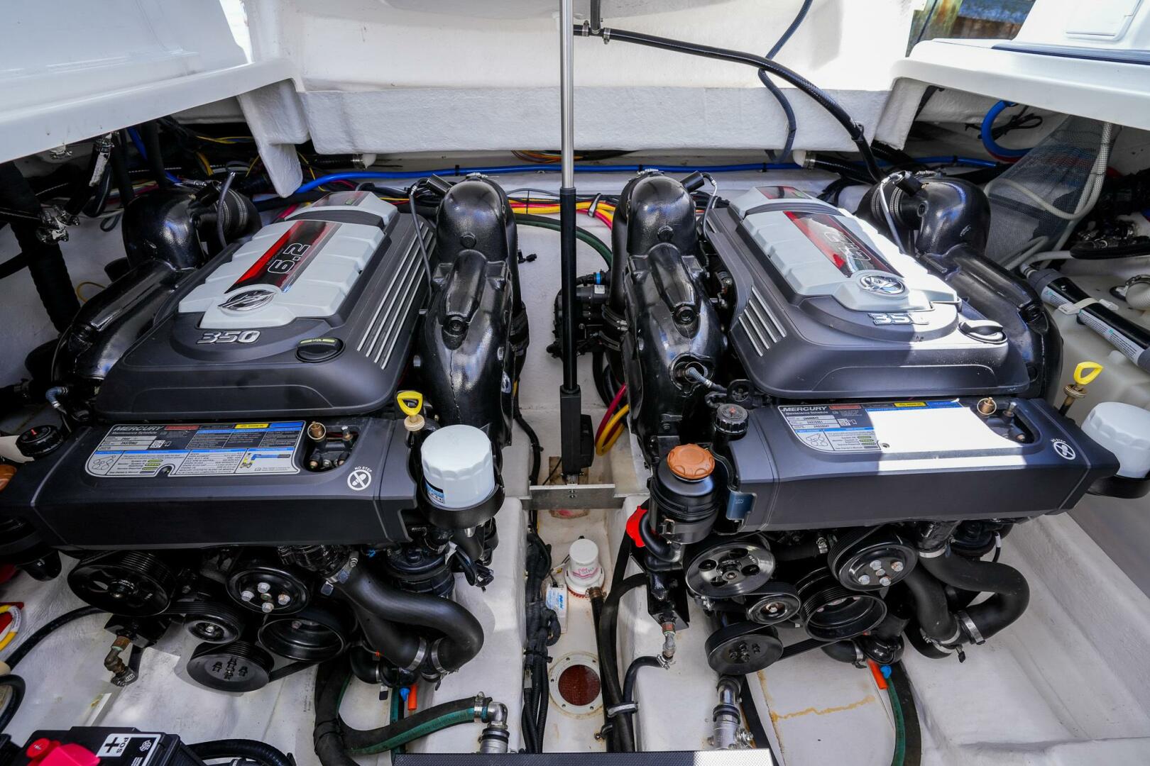 Slide: The Image of Monterey 355 Sport Yacht 2020 - 5229618