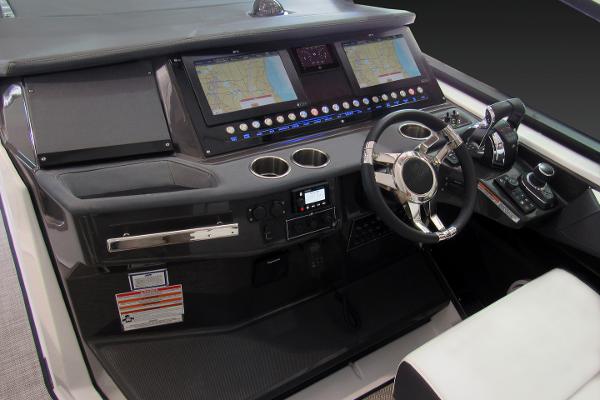 Slide: The Image of Monterey 385 Super Sport 2024 - 4