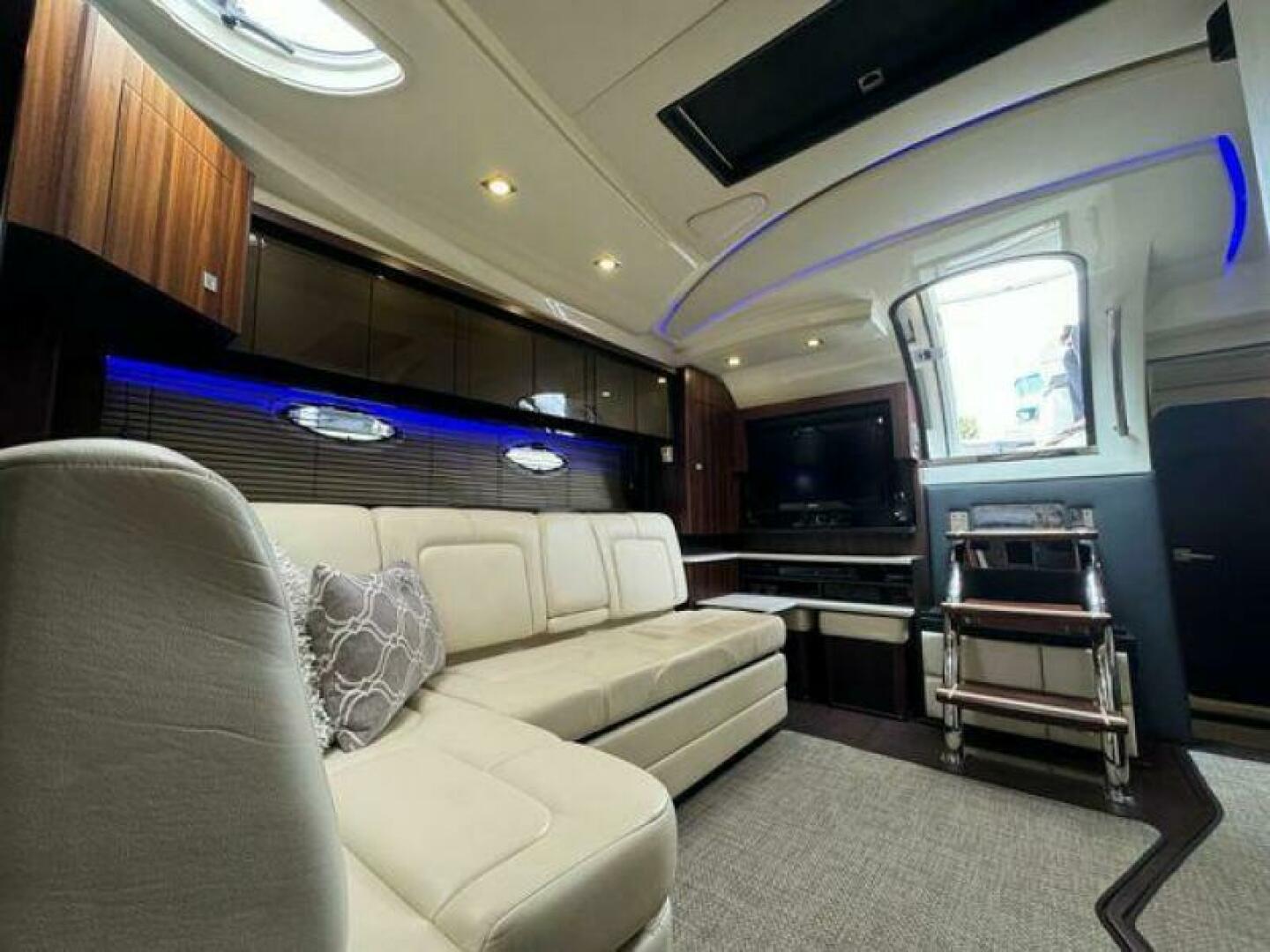 Slide: The Image of Monterey 400 Sport Yacht 2012 - 4452702