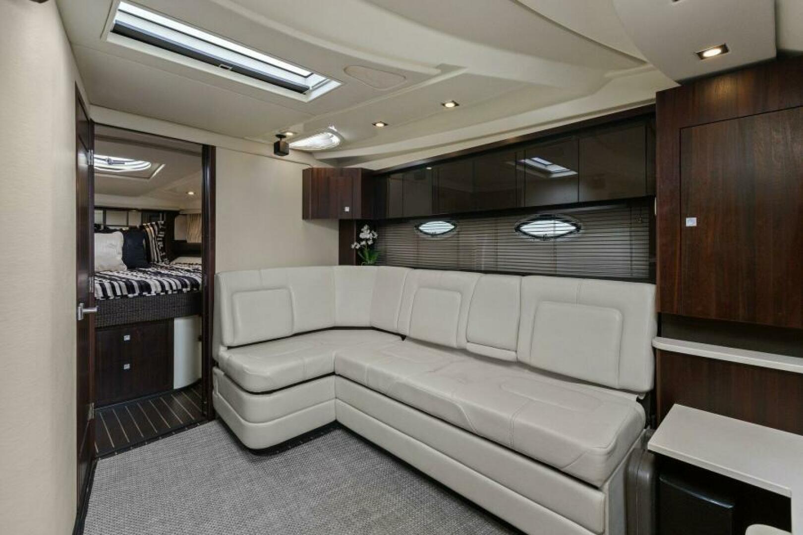 Slide: The Image of 2013 40 Monterey Sport Yacht - Favorite Mistake - Salon - 5157652