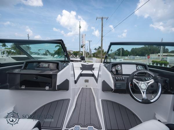 Slide: The Image of Monterey M-225 2023 - 5