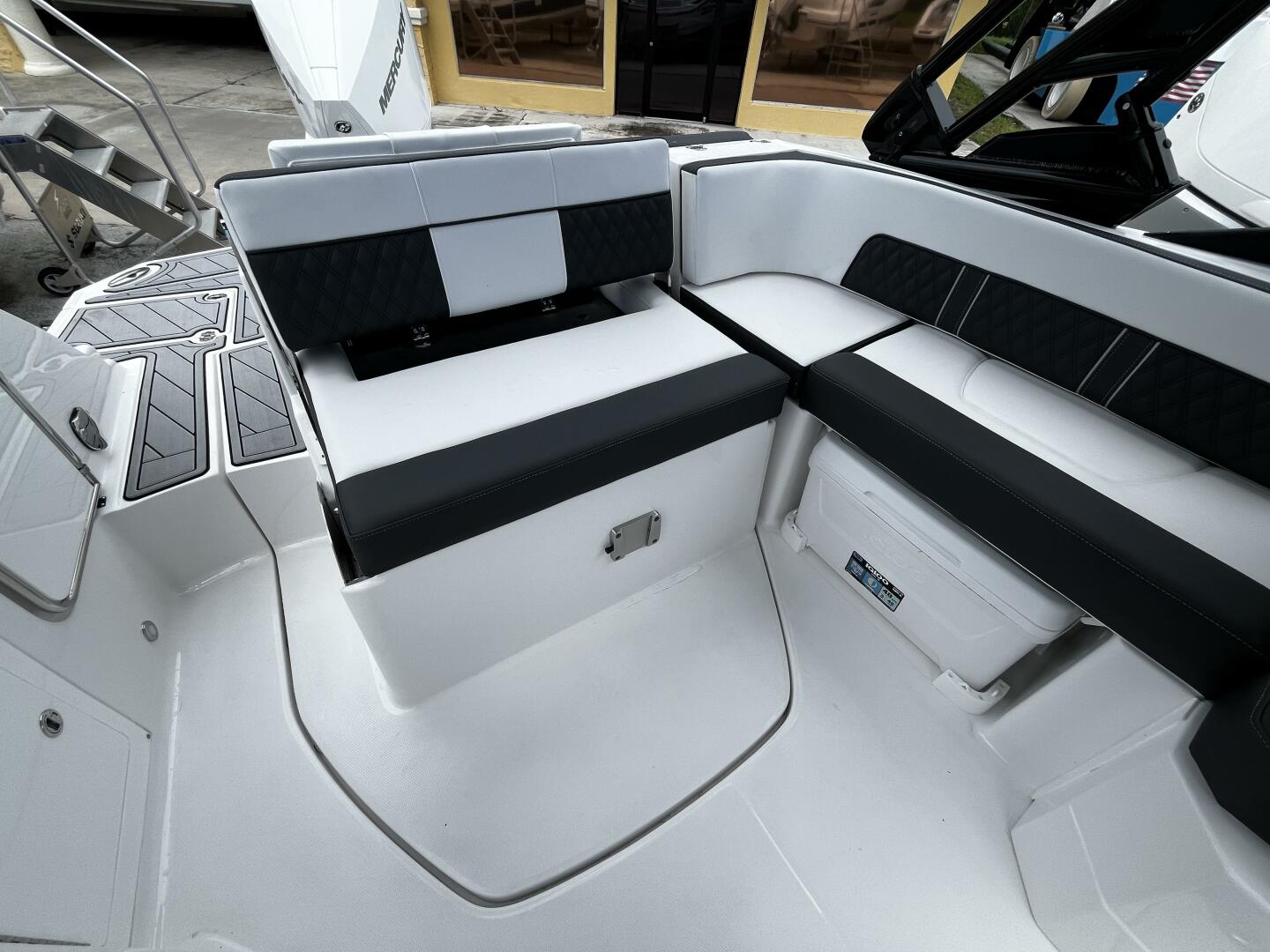 Slide: The Image of Monterey M-45 2024 - 4644364