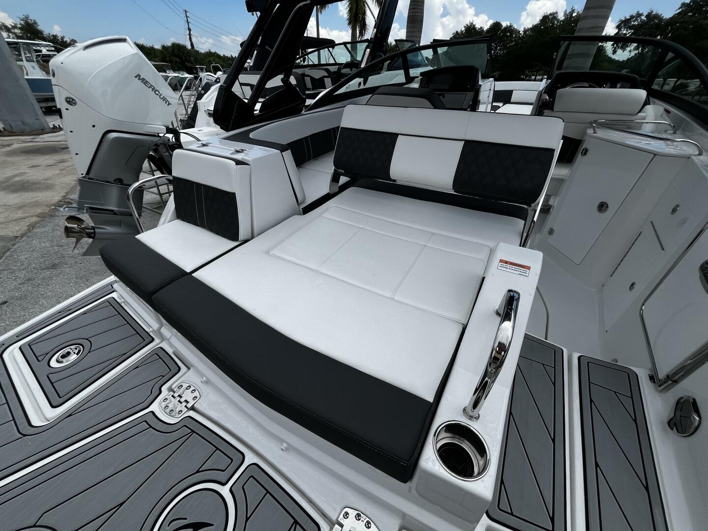 Slide: The Image of Monterey M-45 2024 - 4644367