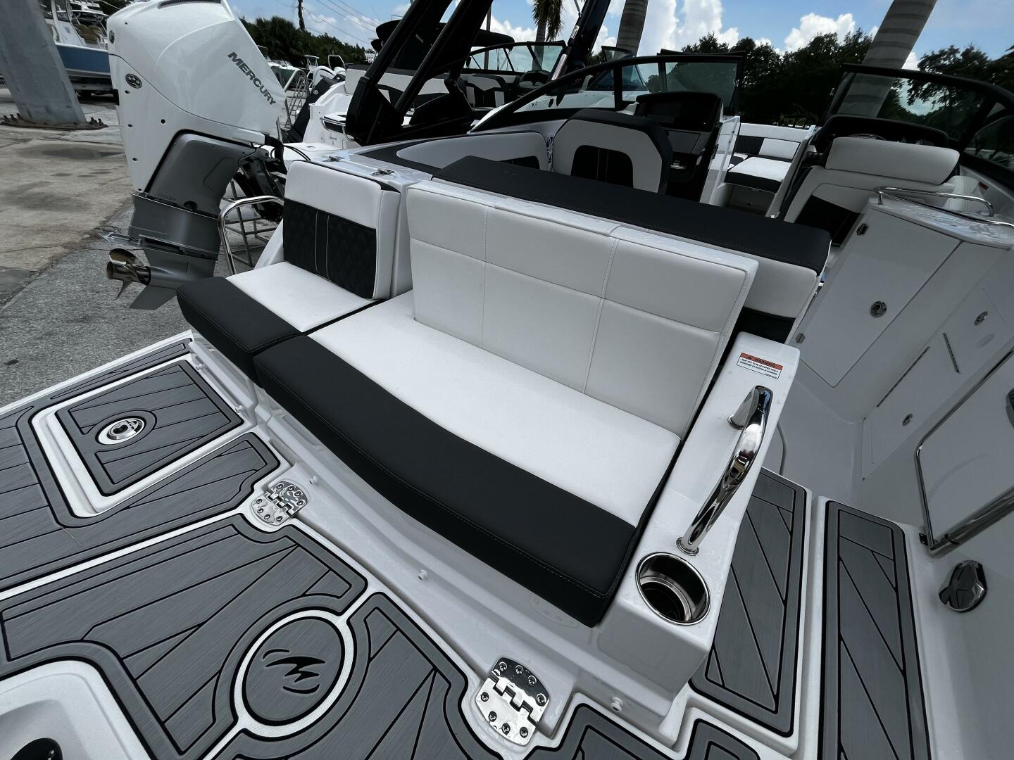 Slide: The Image of Monterey M-45 2024 - 4644369