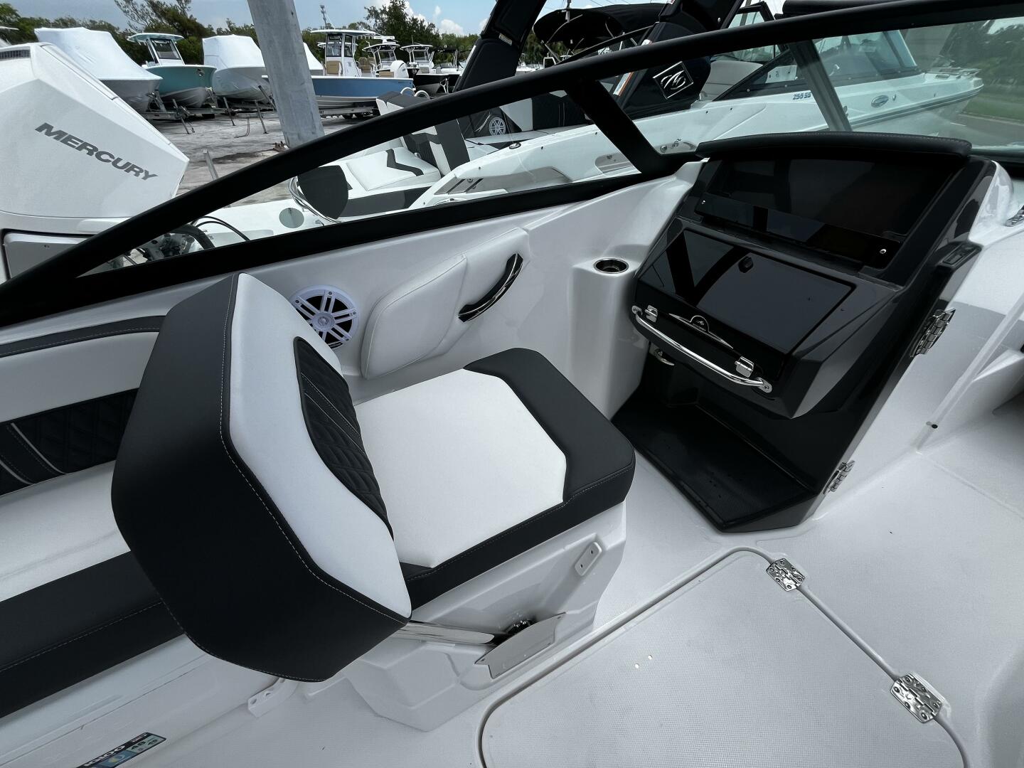 Slide: The Image of Monterey M-45 2024 - 4644383