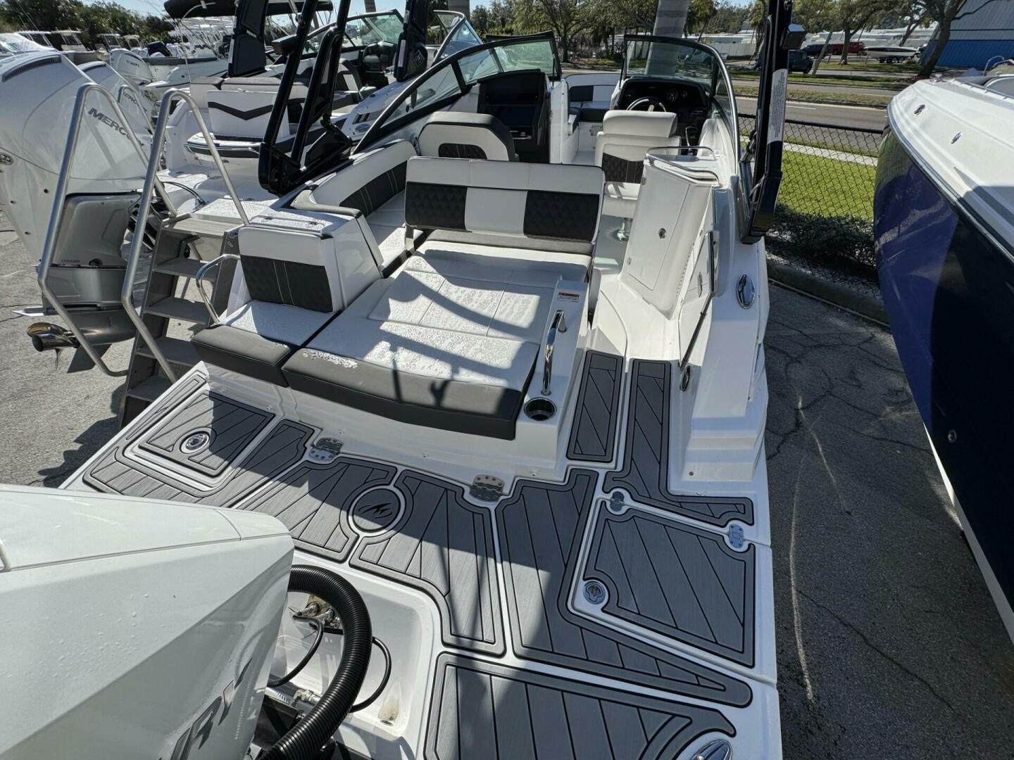 Slide: The Image of Monterey M-45 2025 - 5116410