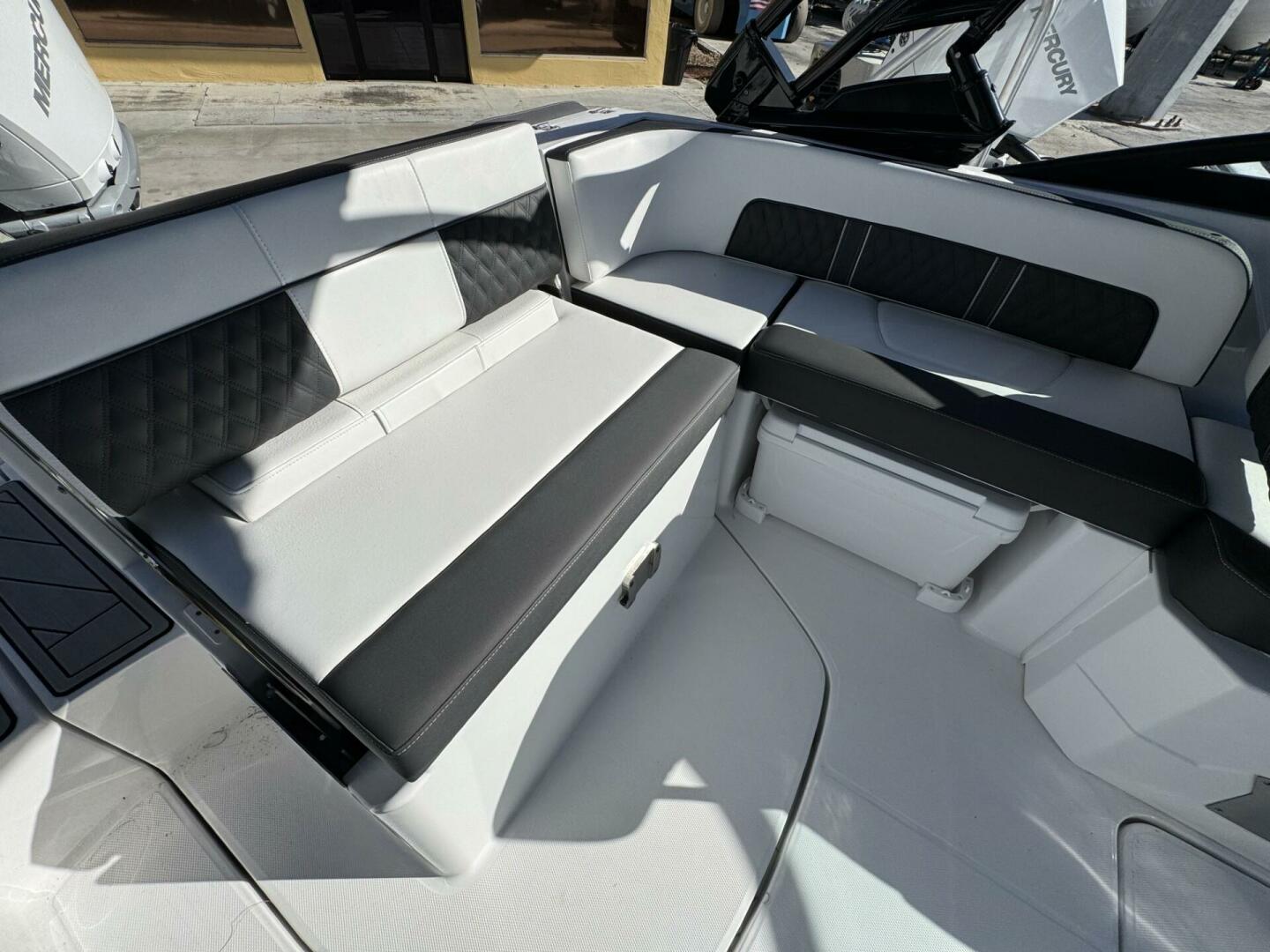 Slide: The Image of Monterey M-45 2025 - 5116413