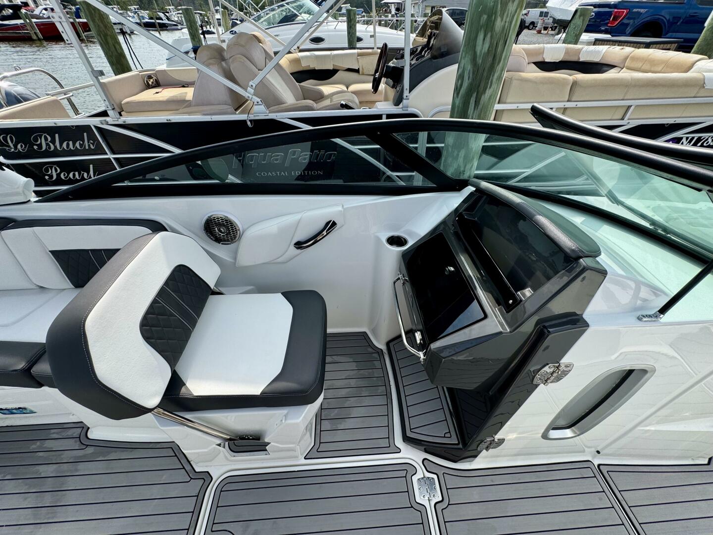 Slide: The Image of Monterey M-65 2023 - 5563344