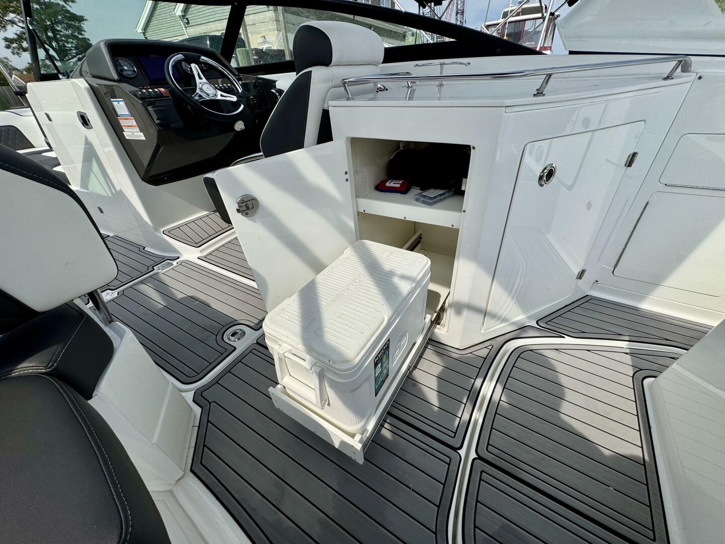 Slide: The Image of Monterey M-65 2023 - 5563360