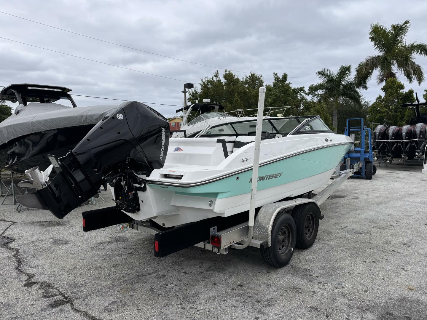 Slide: The Image of Monterey M225 2020 - 4747617