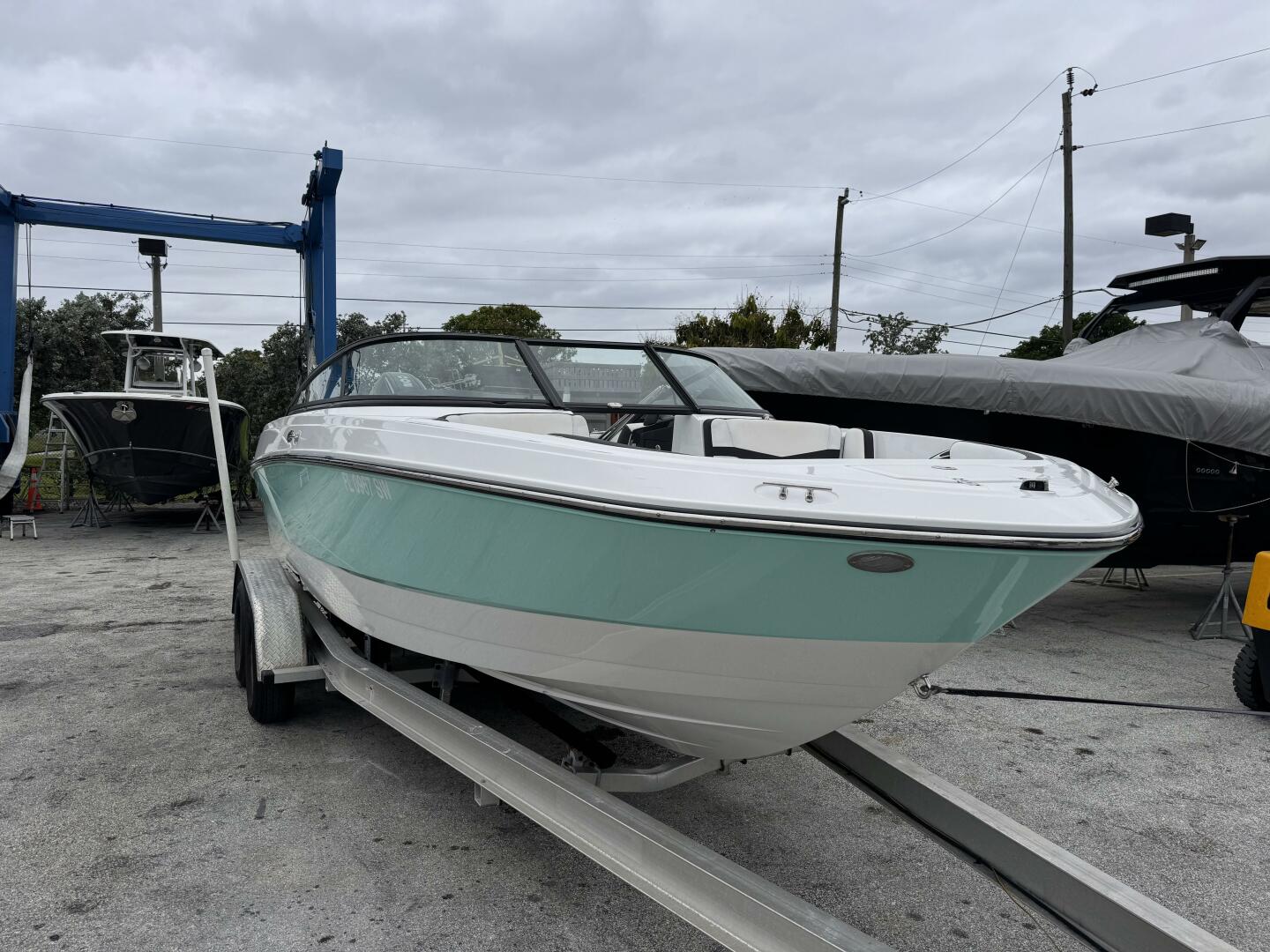 Slide: The Image of Monterey M225 2020 - 4747625