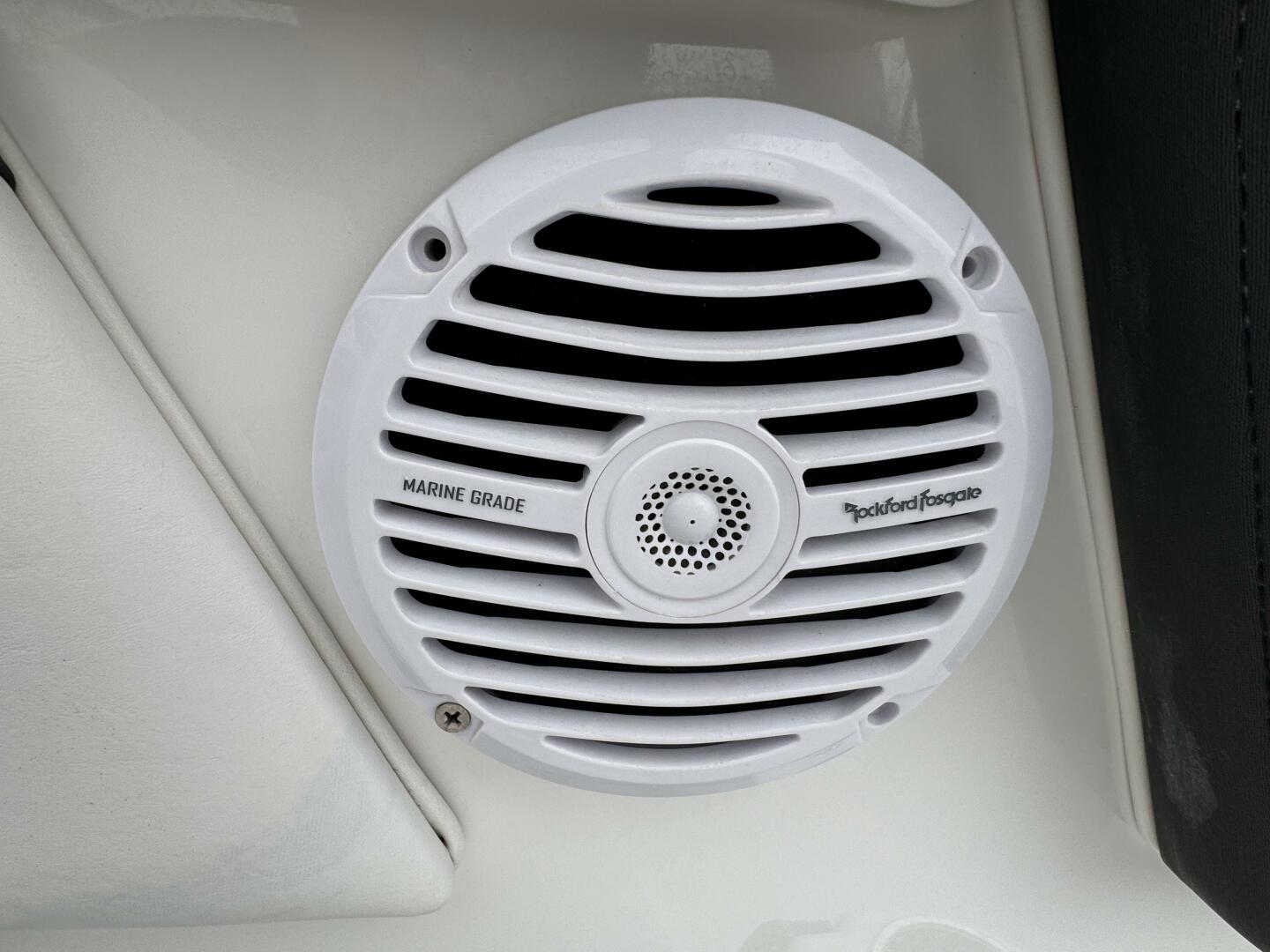 Slide: The Image of Monterey M225 2020 - 4747641