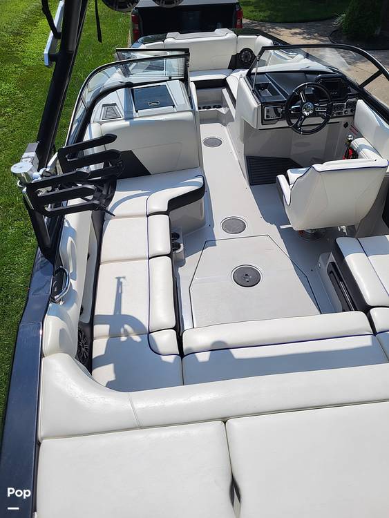 Slide: The Image of Moomba Helix 2017 - 15759088