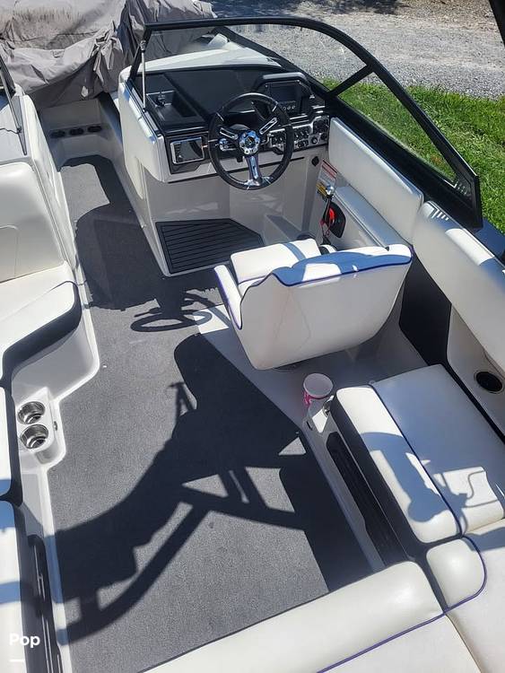 Slide: The Image of Moomba Helix 2017 - 15759096