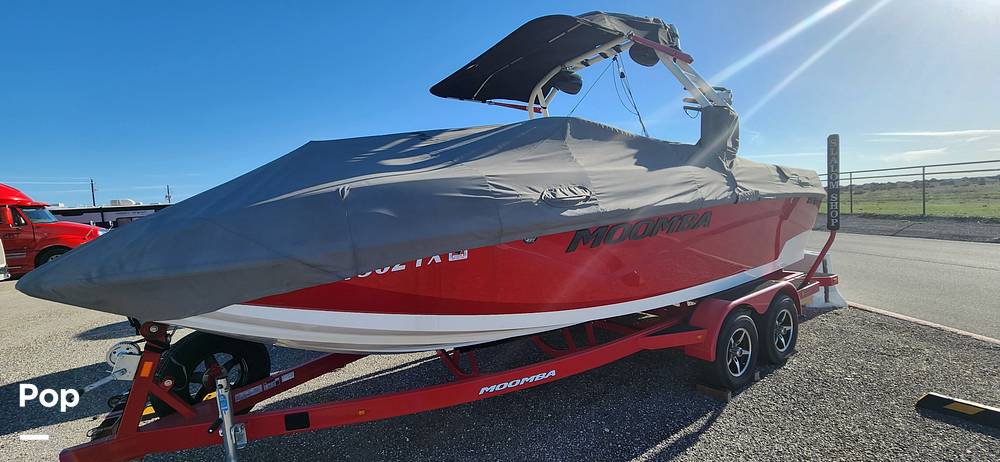 Slide: The Image of Moomba Kayien 2020 - 13827610