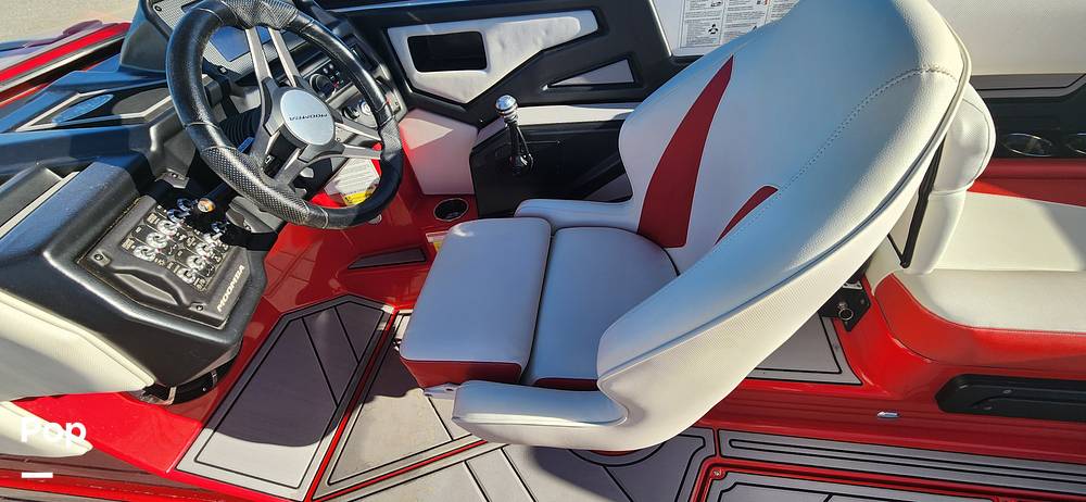 Slide: The Image of Moomba Kayien 2020 - 13827675