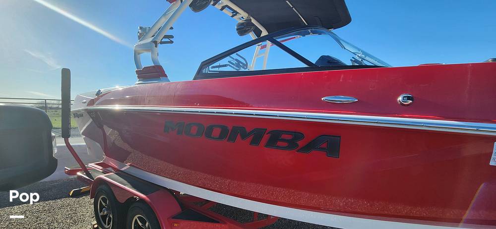 Slide: The Image of Moomba Kayien 2020 - 13827612