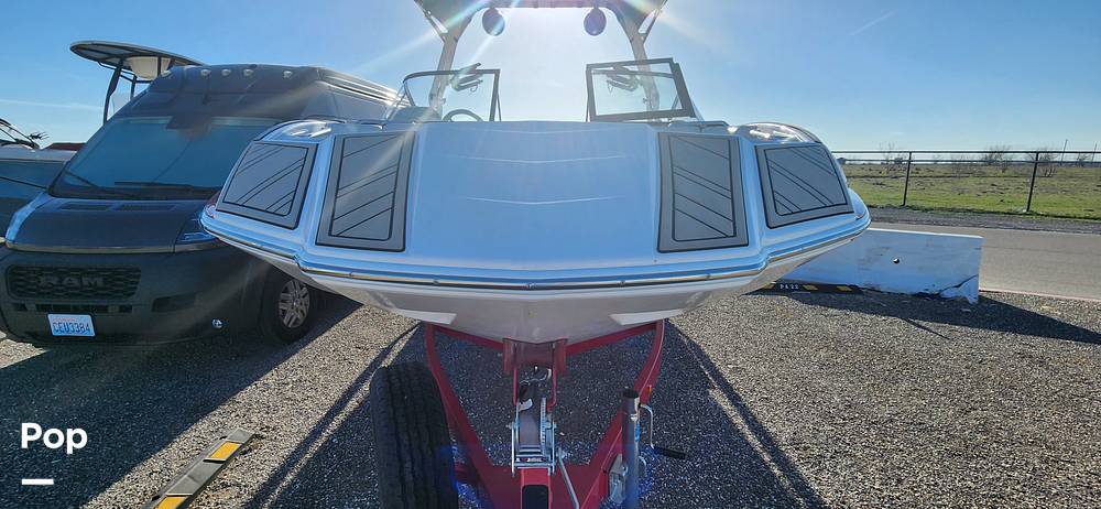 Slide: The Image of Moomba Kayien 2020 - 13827628