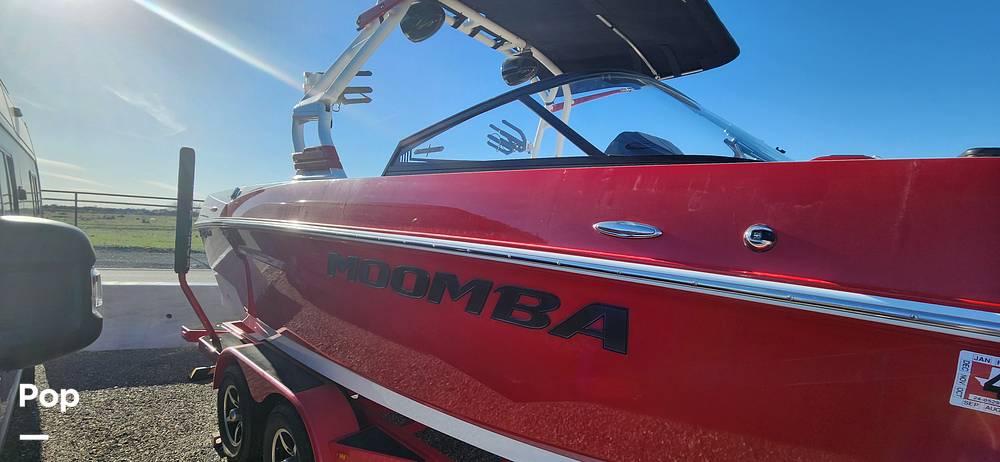 Slide: The Image of Moomba Kayien 2020 - 13827631