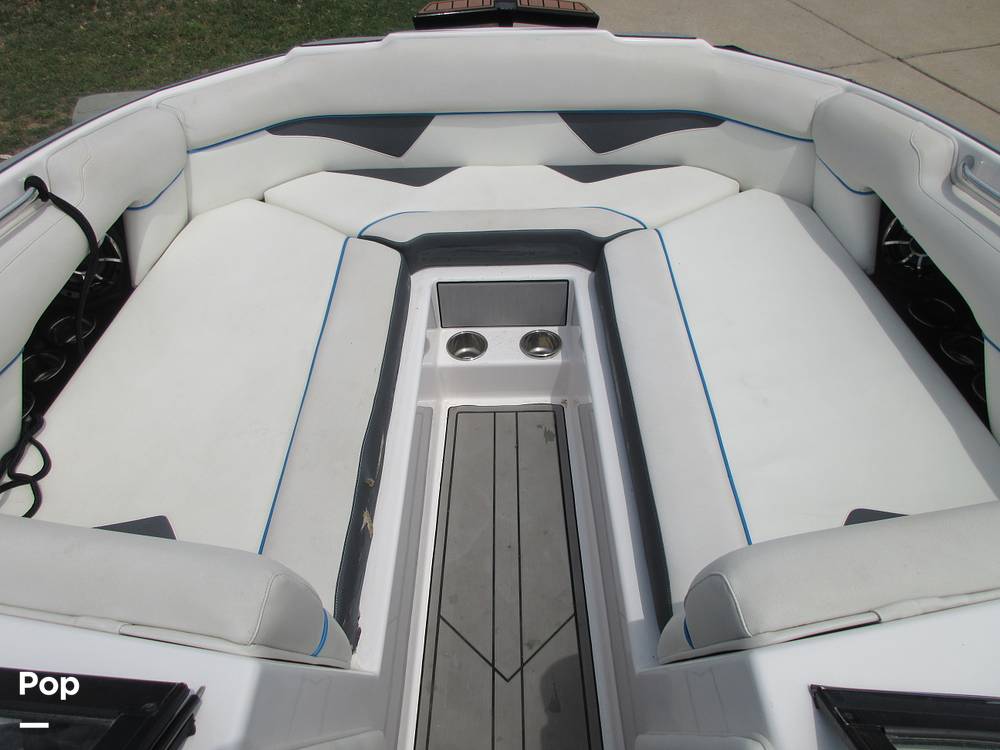Slide: The Image of Bow Seating - 10657399