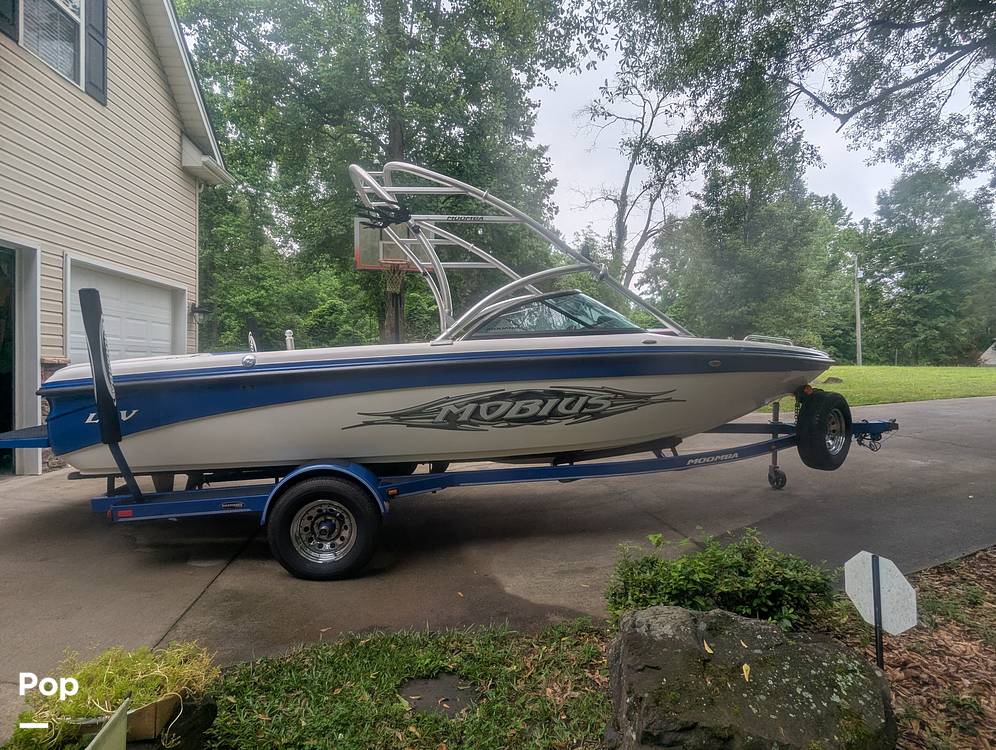 Slide: The Image of Moomba Mobius LSV 2008 - 15496069