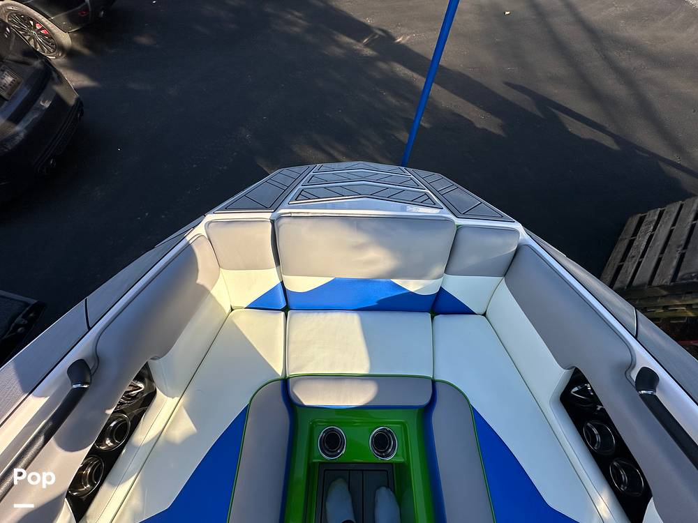Slide: The Image of Moomba Mojo 2023 - 15560105