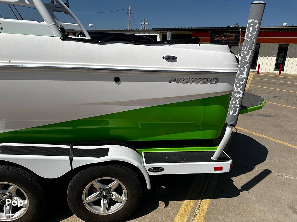 Slide: The Image of Moomba Mondo 21 2015 - 14260600