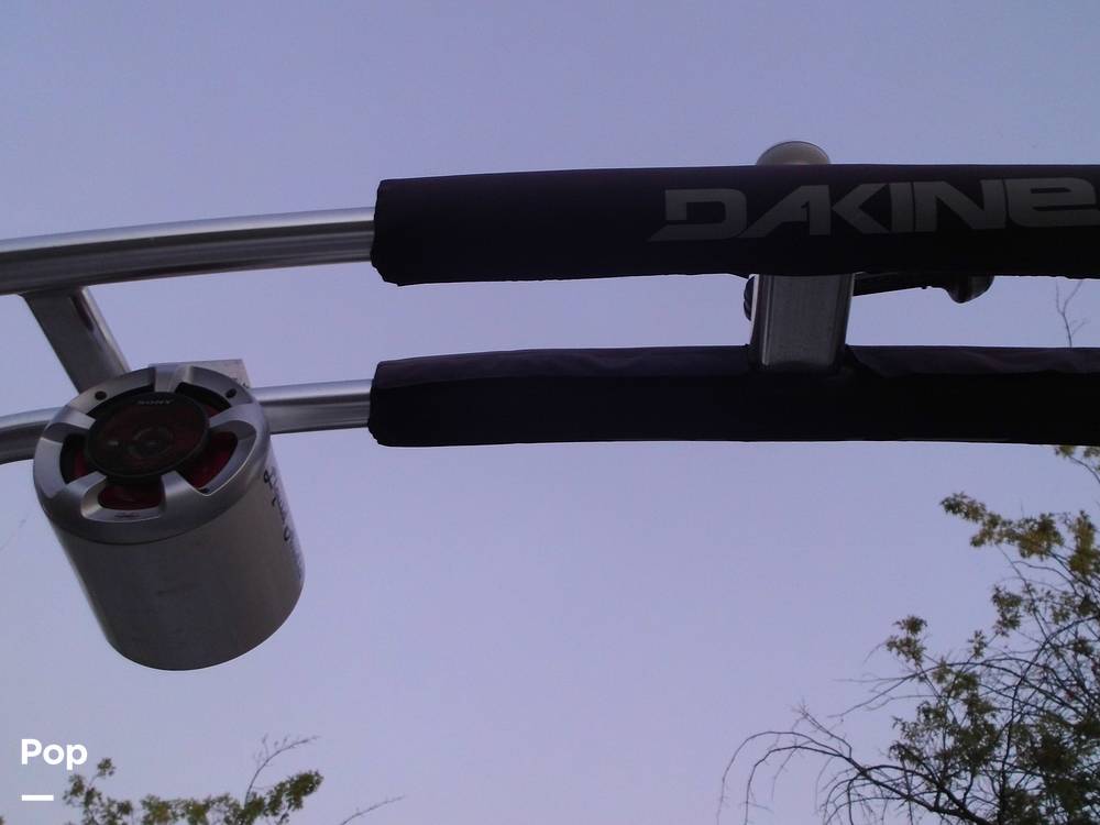 Slide: The Image of Custom Speakers On DAKINE Tower - 11452108