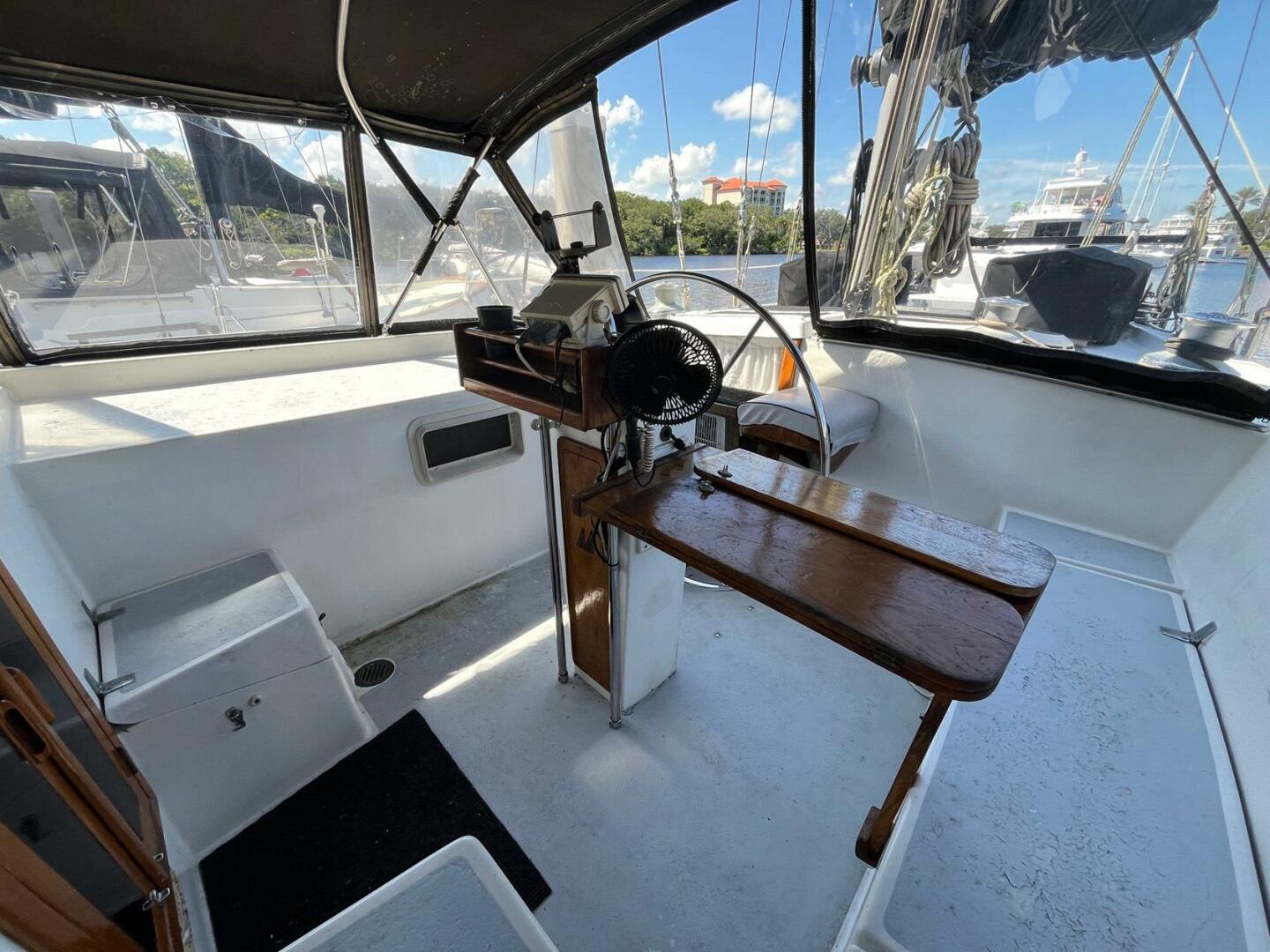 Slide: The Image of Morgan Out Island Ketch 1975 - 4701333