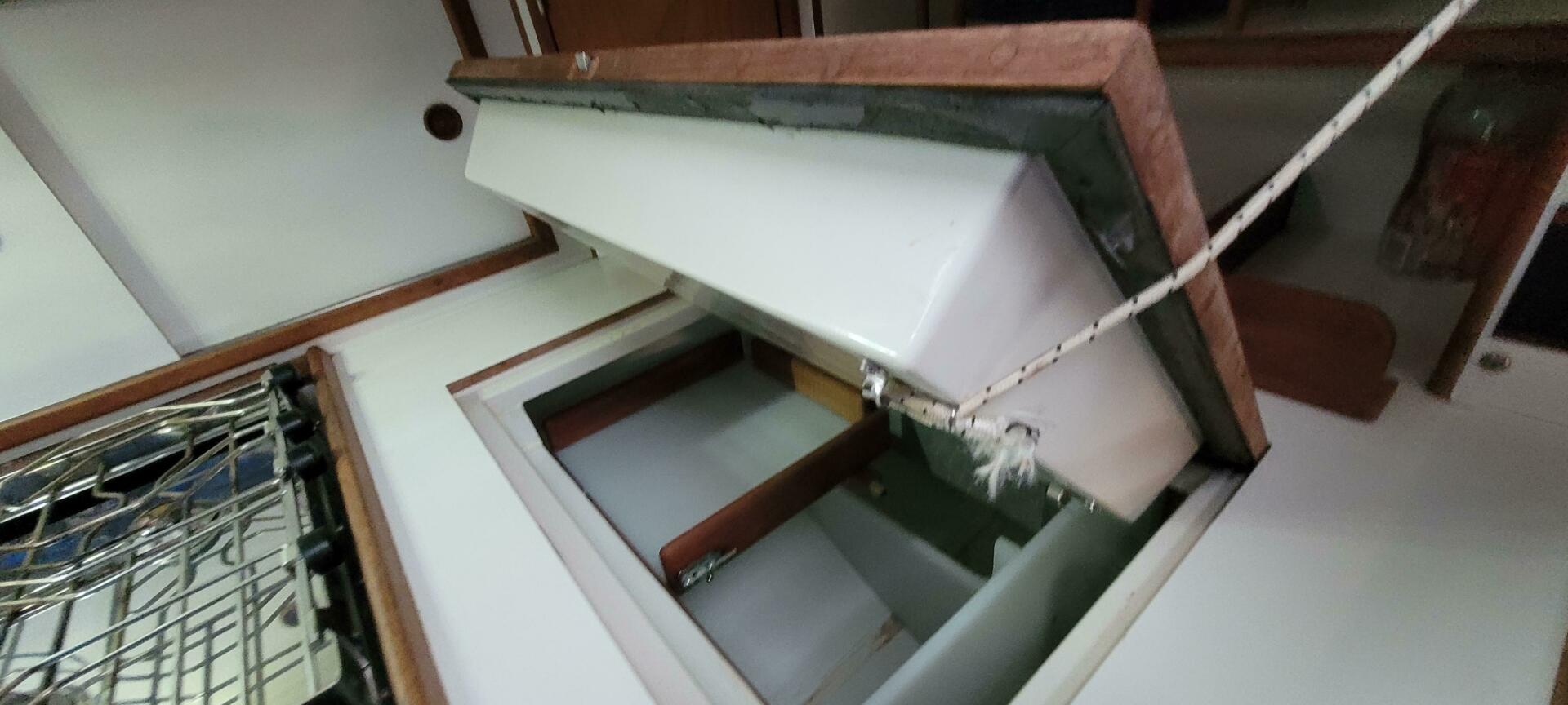 Slide: The Image of Morris Justine 36 Cutter 1990 - 5145672