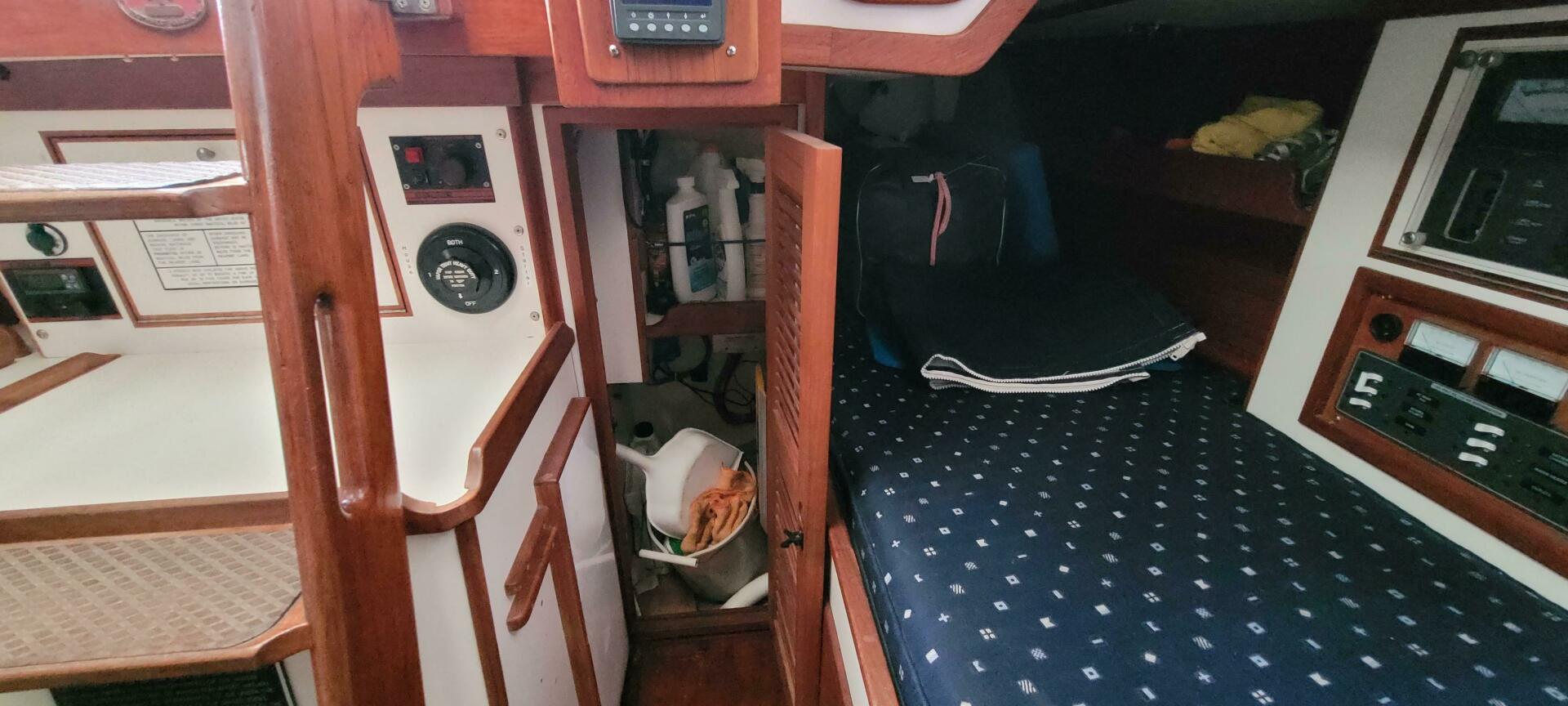 Slide: The Image of Morris Justine 36 Cutter 1990 - 5145674