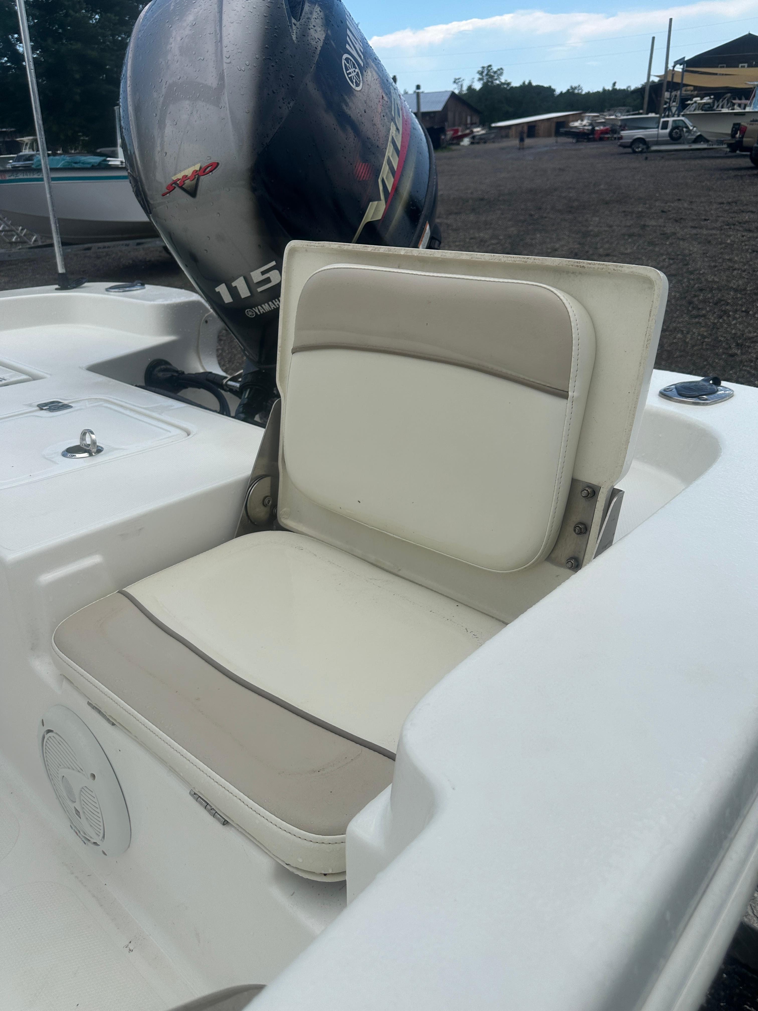 Slide: The Image of 2015 NauticStar 1810 NauticBay boat seat and Yamaha 115 engine. - 4