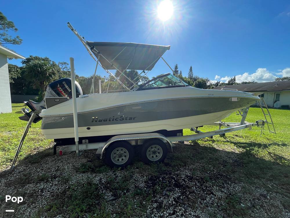 Slide: The Image of NauticStar 203dc 2021 - 0