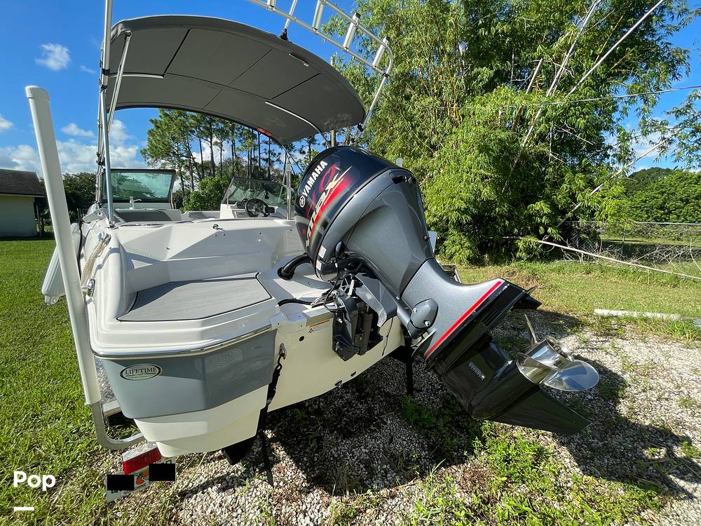 Slide: The Image of NauticStar 203dc 2021 - 26