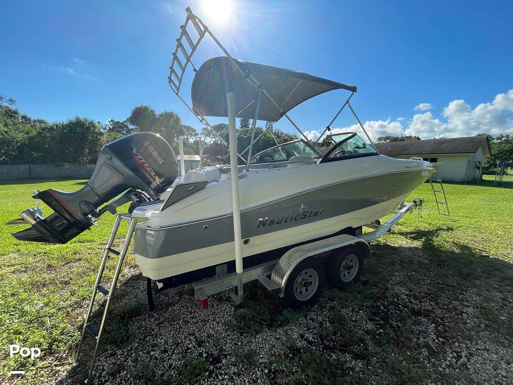 Slide: The Image of NauticStar 203dc 2021 - 29