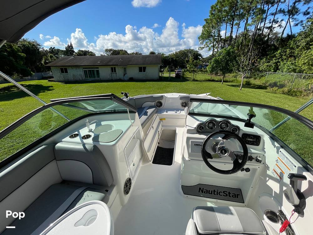 Slide: The Image of NauticStar 203dc 2021 - 34