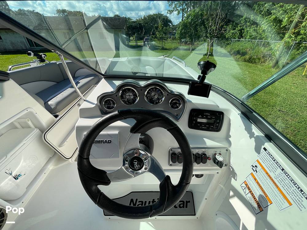 Slide: The Image of NauticStar 203dc 2021 - 35