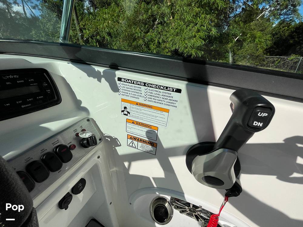 Slide: The Image of NauticStar 203dc 2021 - 36