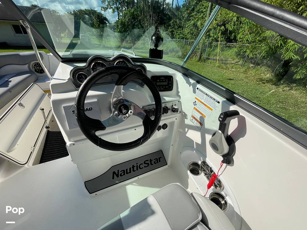 Slide: The Image of NauticStar 203dc 2021 - 37