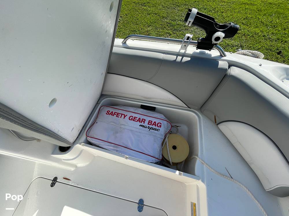 Slide: The Image of NauticStar 203dc 2021 - 53