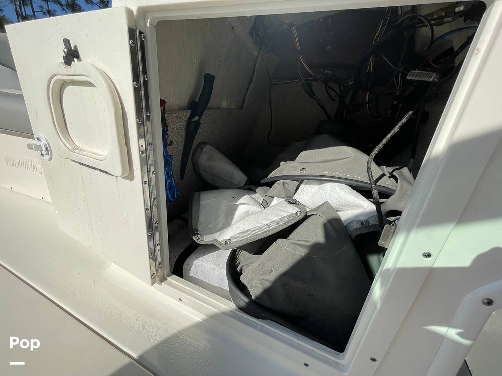 Slide: The Image of NauticStar 203dc 2021 - 58