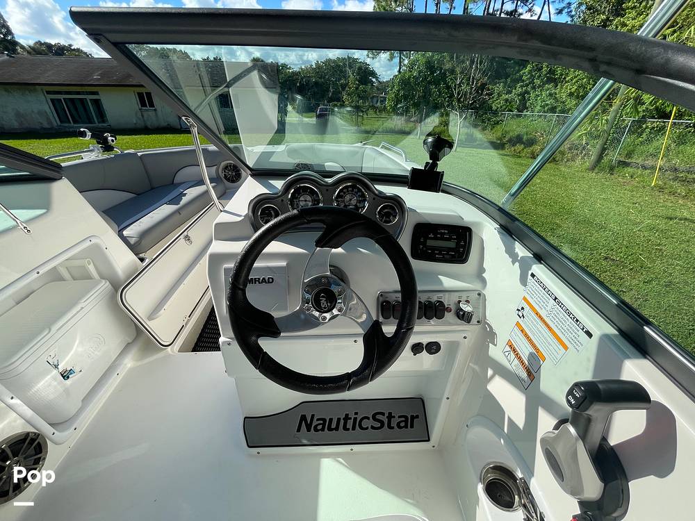 Slide: The Image of NauticStar 203dc 2021 - 8