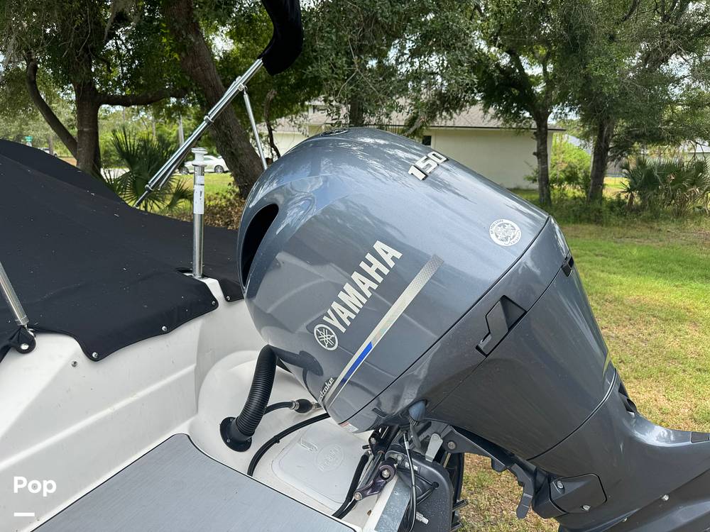 Slide: The Image of NauticStar 203DC 2022 - 17