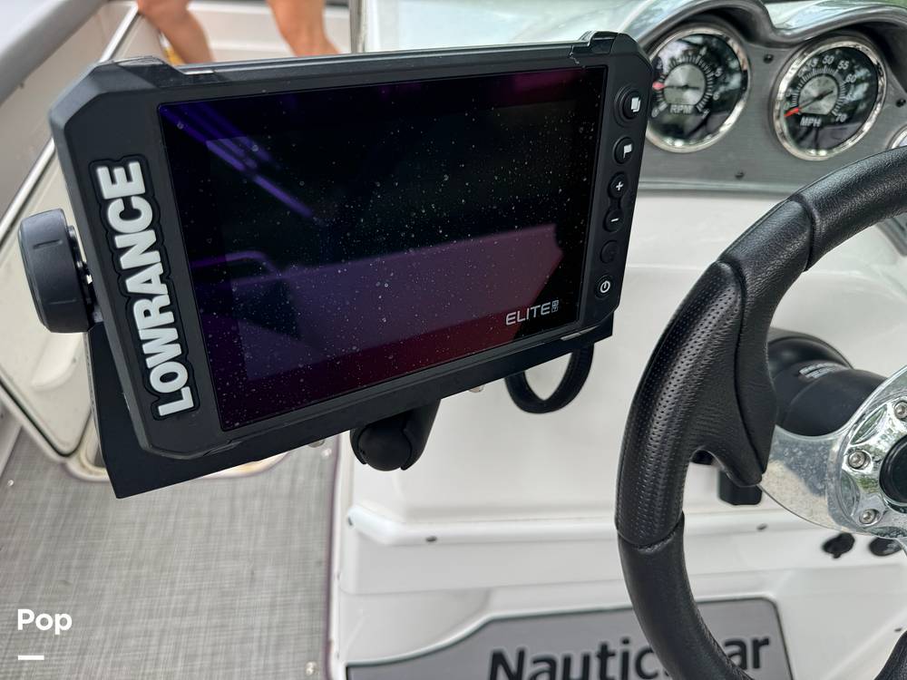 Slide: The Image of NauticStar 203DC 2022 - 40