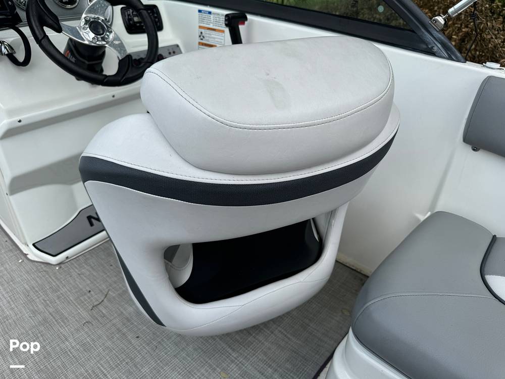 Slide: The Image of NauticStar 203DC 2022 - 51