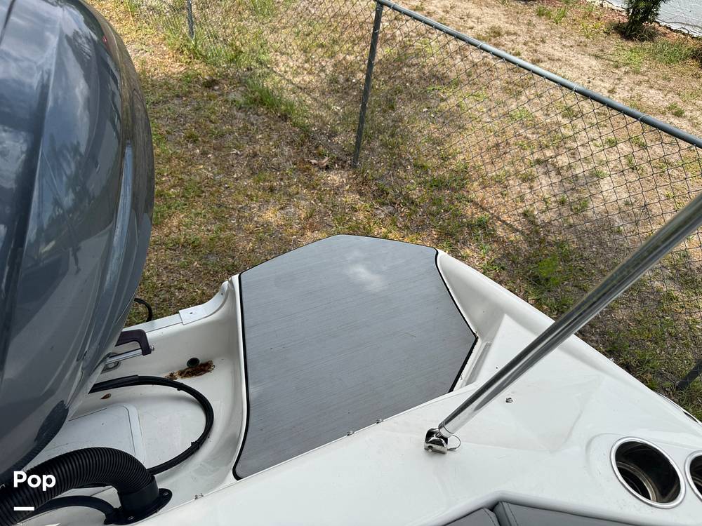 Slide: The Image of NauticStar 203DC 2022 - 54