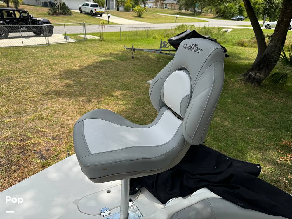 Slide: The Image of NauticStar 203DC 2022 - 57