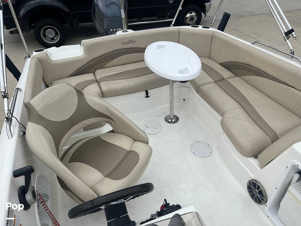 Slide: The Image of Captain's Chair - 13145485